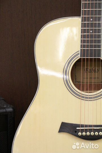 Акустическая гитара