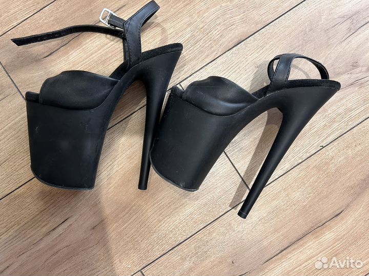 Стрипы pleaser тройки 35