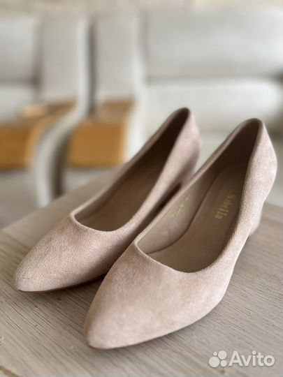 Туфли женские замшевые бежевые 35 р