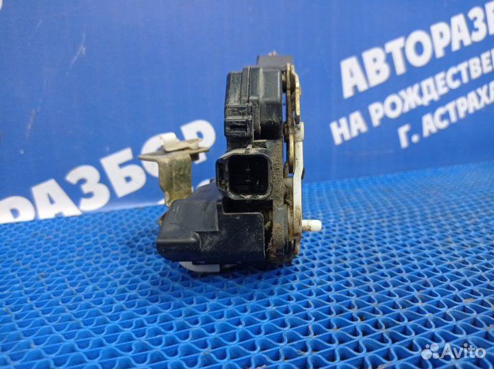 Задний правый замок двери Mitsubishi Lancer 9