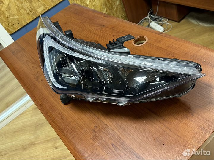 Фара правая и левая Solaris 92102h5700