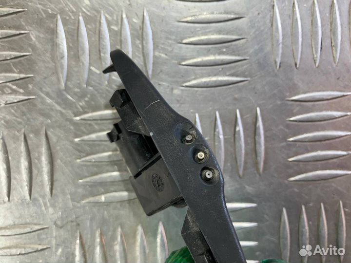 Форсунка омывателя лобового стекла правая Porsche