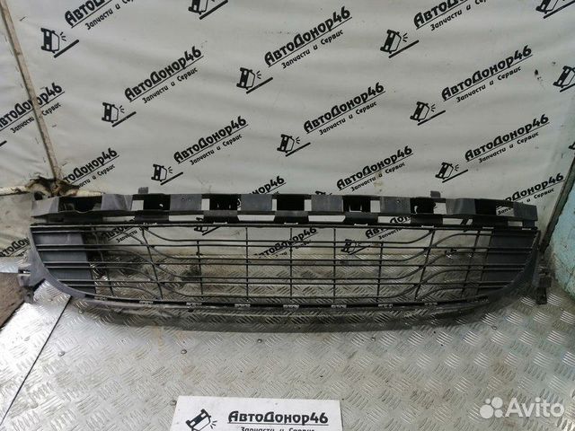 Решетка в бампер центральная Renault Megane 3