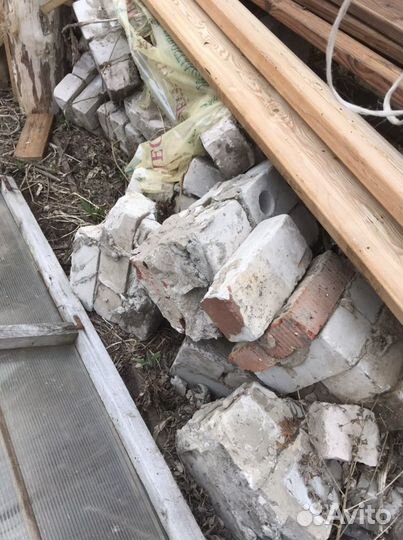Отдам бесплатно бу кирпич