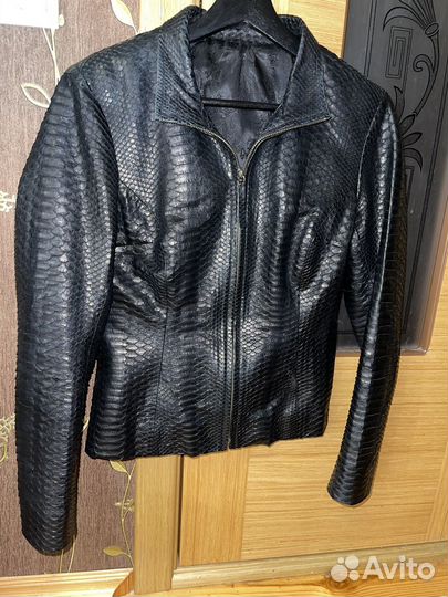 Куртка женская питон 40-42