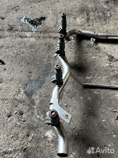 Топливна рампа с форсунками bmw x5 e53 4.4