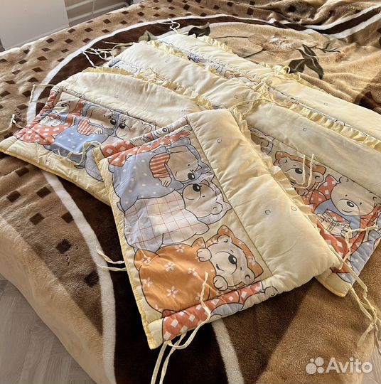 Бортики на кроватку