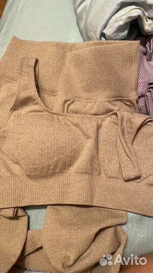 Бесшовный спортивный костюм