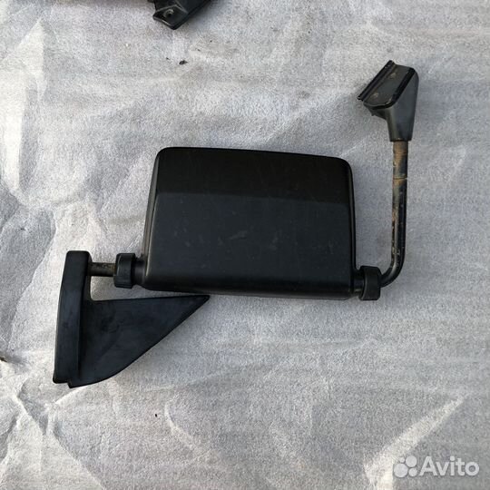 Зеркало правое mitsubishi delica p25w-p35w 4d54