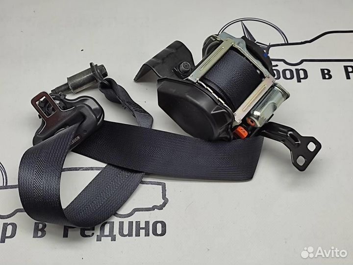 Ремень безопасности задний правый w470 X-class