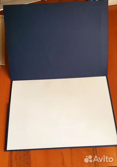 Сувенирные папки для марок