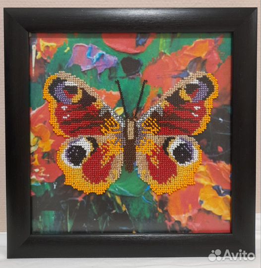 Бабочка вышитая бисером