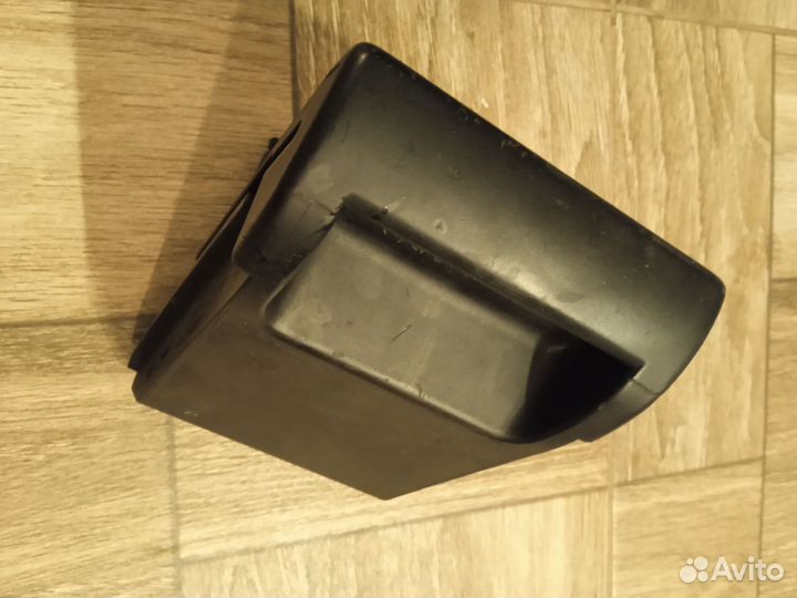 Пепельница в центральной консоли Seat Cordoba