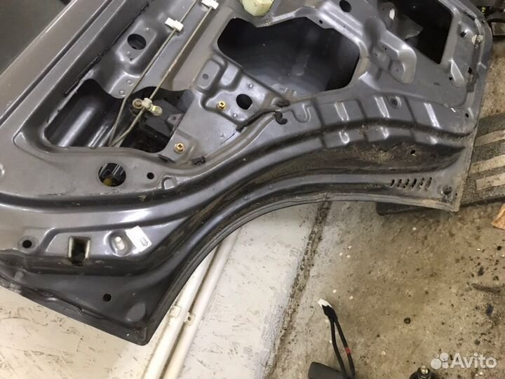 Дверь задняя левая Mitsubishi Pajero II