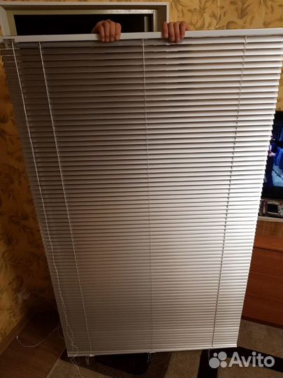 Жалюзи новые и б/у серебристого цвета