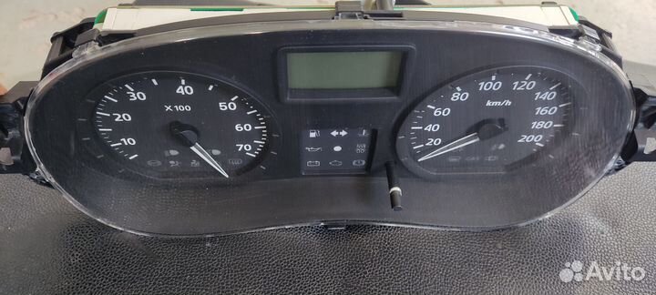Табло на Renault Logan 1