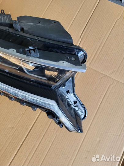 Kia sorento 20 MQ фара правая