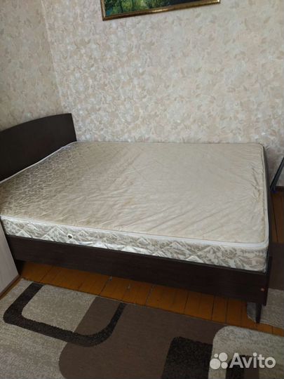 Кровать