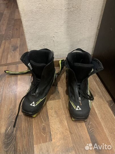 Лыжные ботинки коньковые fisher rcs