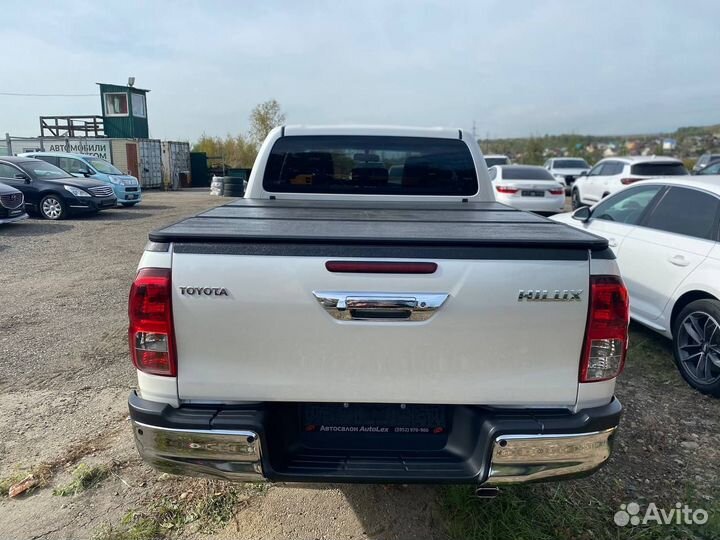 Toyota Hilux 2.8 AT, 2015, 329 000 км