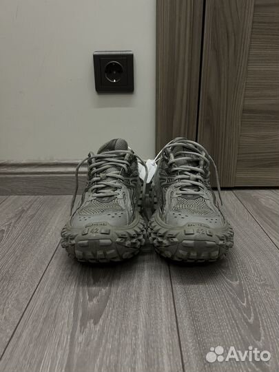 Balenciaga defender серые