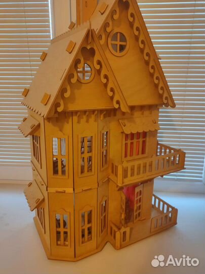 Домик кукольный