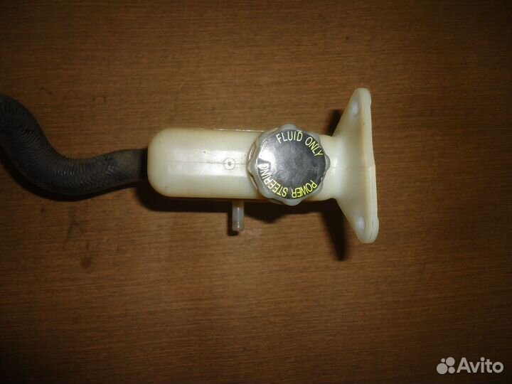 Бачок насоса гидроусилителя Mazda 626 GD Coupe 2.2