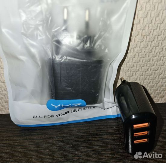 Зарядное устройство,LED Дисплей,3 Порта USB новое