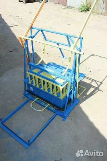 Станок для производства шлакоблоков