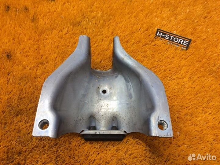 Кронштейн подушки двигателя правый Audi Q5 8R cdnc