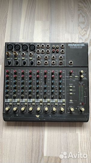 Микшерный пульт mackie micro series 1202VLZ