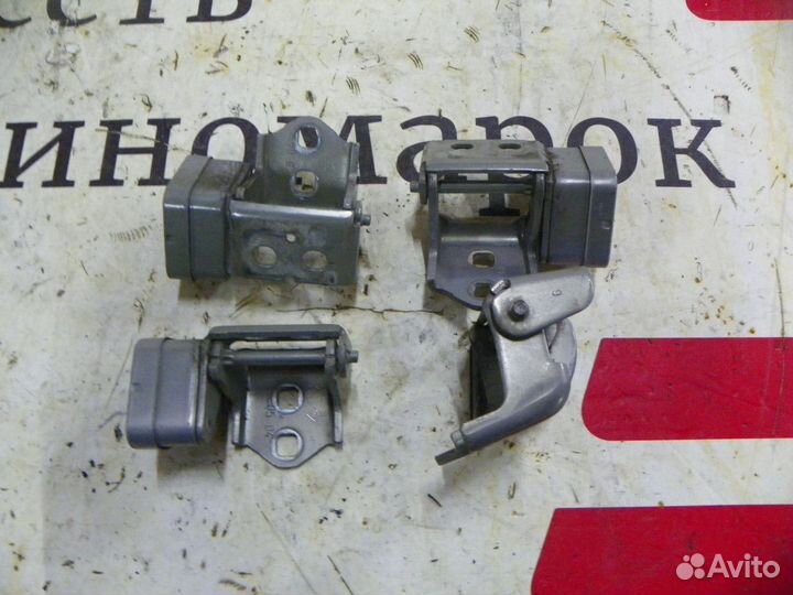 Петля двери Renault Scenic