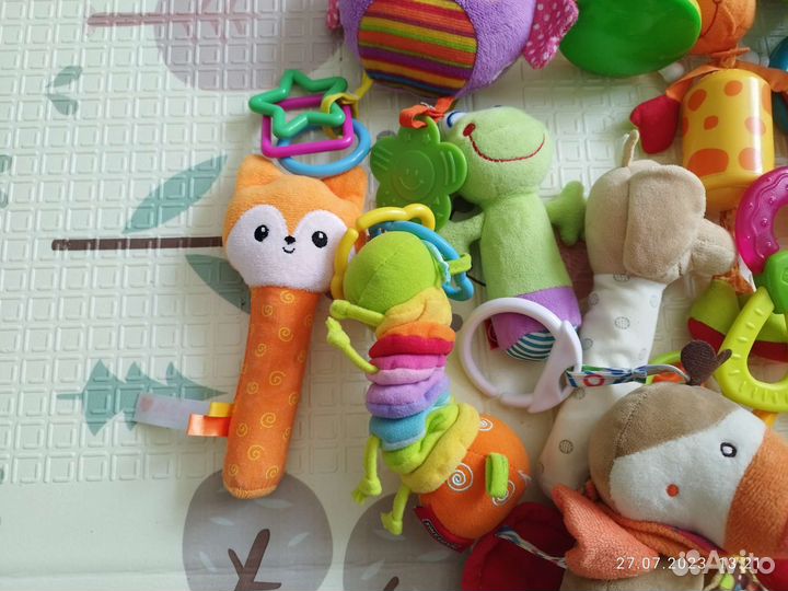 Игрушки для малышей пакетом