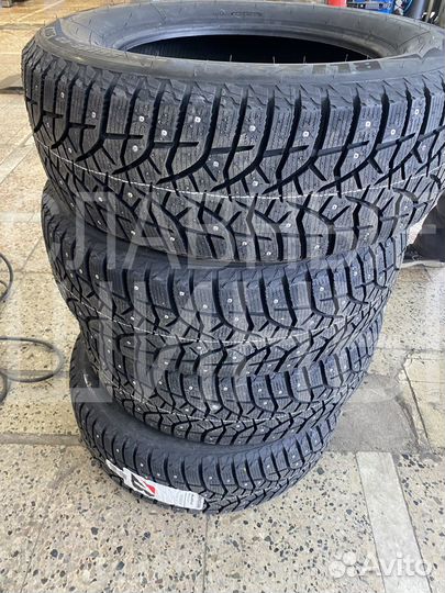 Bridgestone Blizzak Spike-02 245/45 R19 102T
