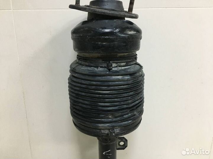 Амортизатор передний левый Lexus RX 300/330/350/400h XU30 2003-2009