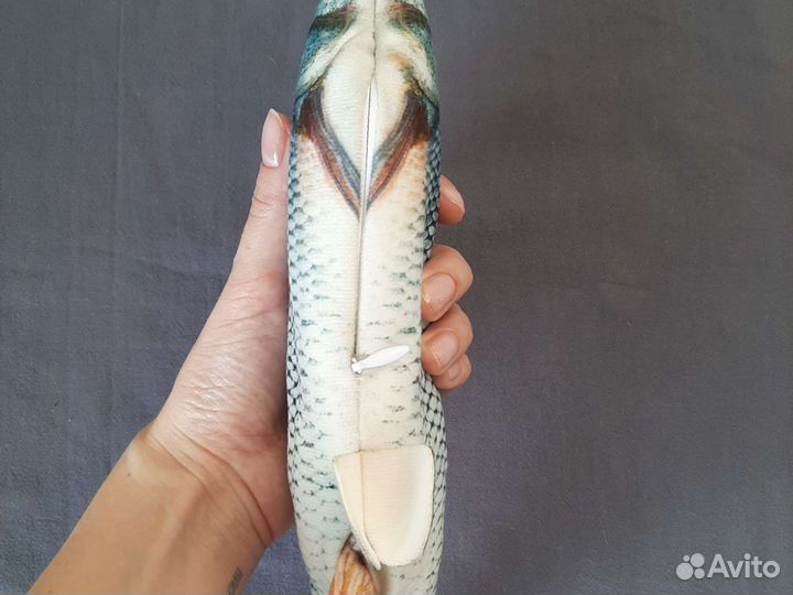 Игрушки для кошек живая рыба