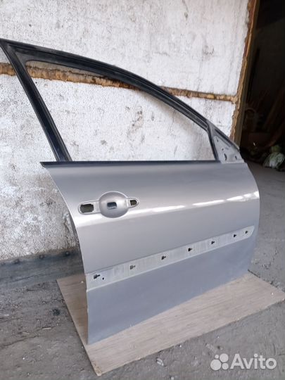 Дверь передняя правая Renault Megane 2