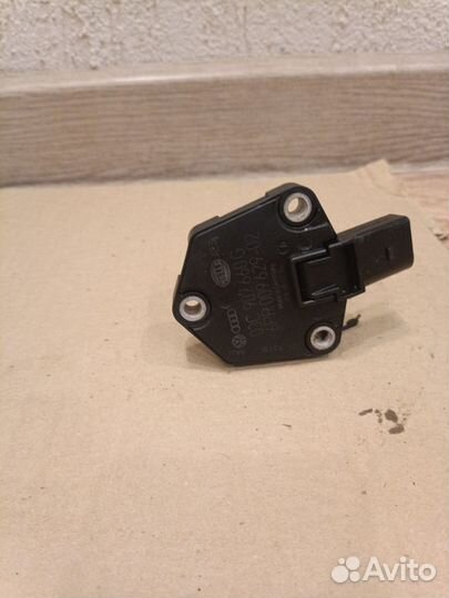 Датчик уровня масла Skoda Superb 2