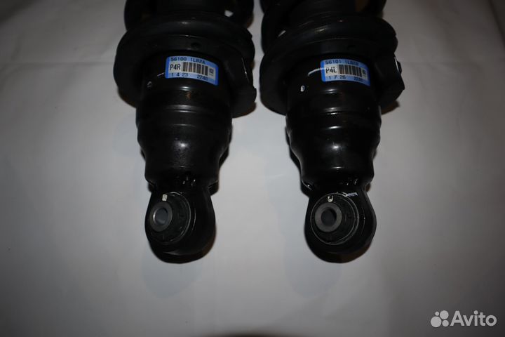 Амортизатор передни правый левый Nissan Patrol Y62