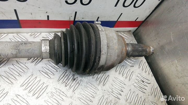 Полуось передняя правая (приводной вал, шрус)