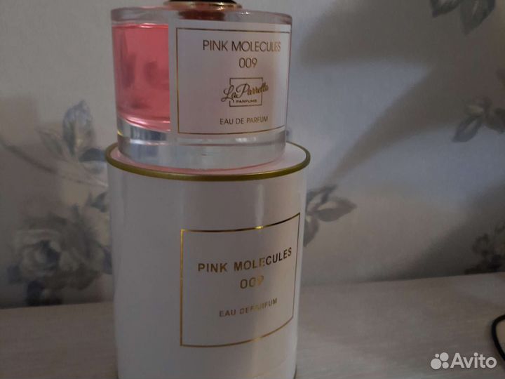 Pink molecule 090.09