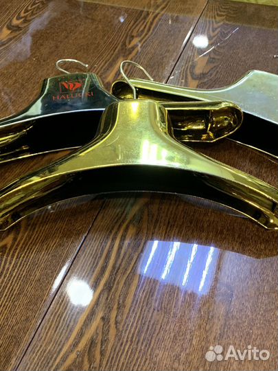 Плечики -женские, - для верхней одежды