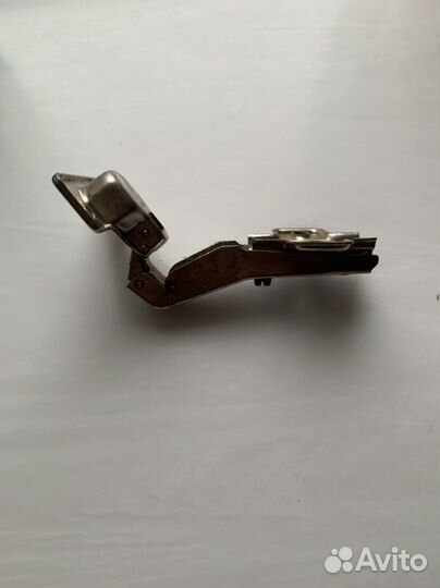 Петля мебельная угловая