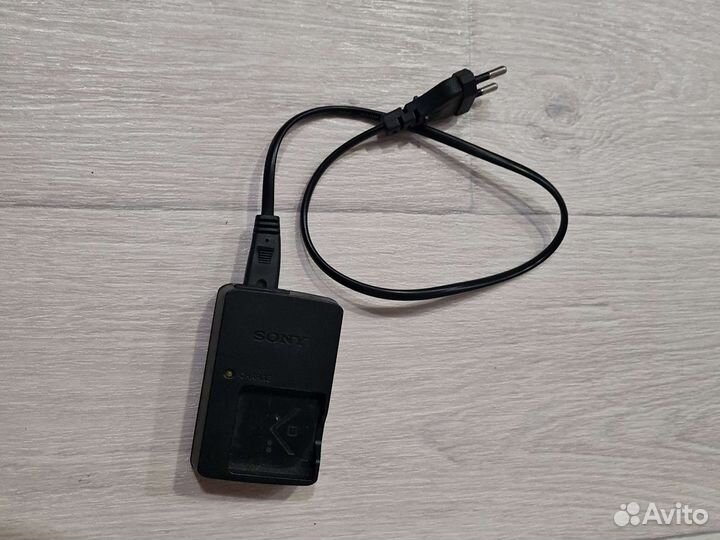 Зарядное для цифрового фотоаппарата sony