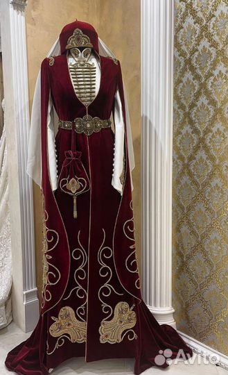 Национальное свадебное платье