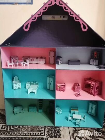 Кукольный домик с мебелью