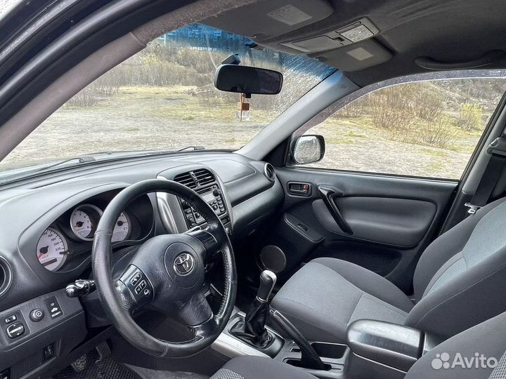 Toyota RAV4 2.0 МТ, 2005, 220 000 км