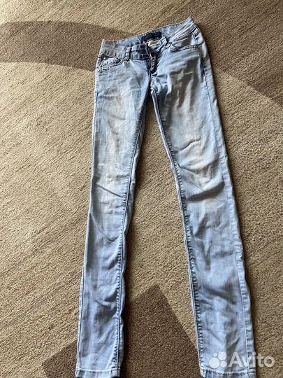 Джинсы