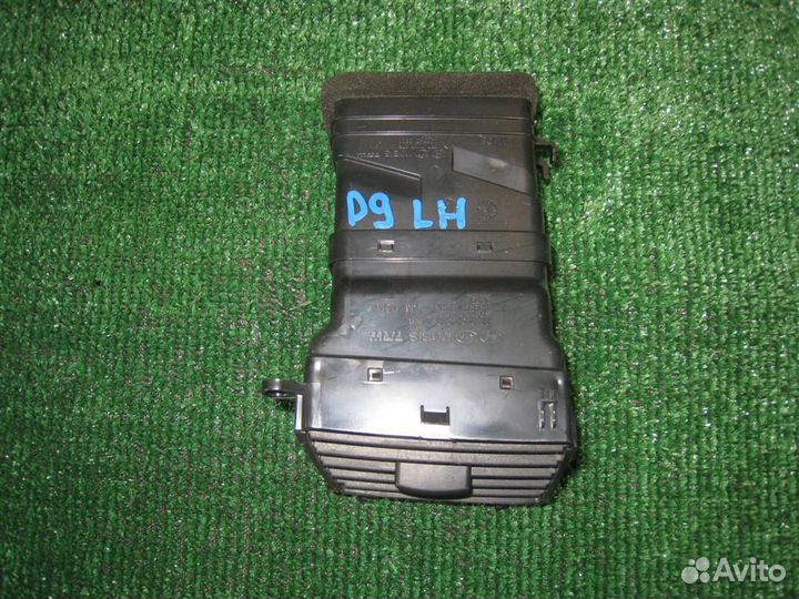 Дефлектор торпедо центральный KIA Sportage 2 (KM)