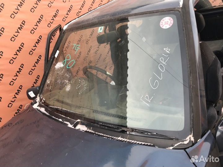 Стекло лобовое Suzuki Escudo TA11W H20A 1995